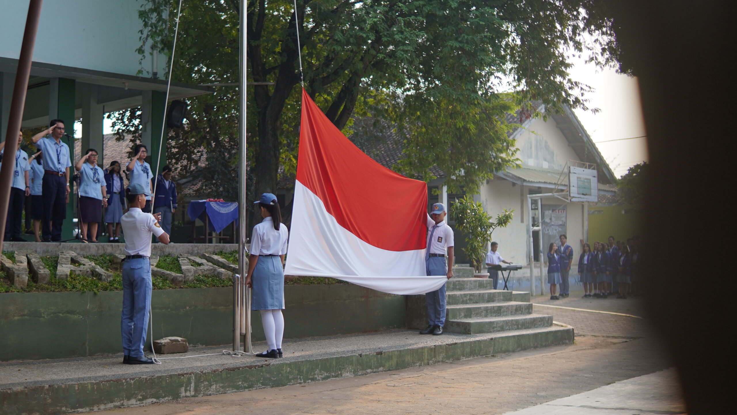 PENYAMBUTAN SISWA BARU DAN PEMBAGIAN PENGHARGAAN PRESTASI